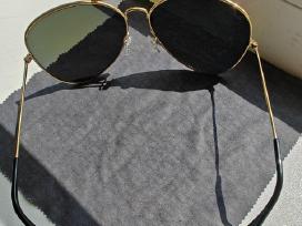 Ray Ban.