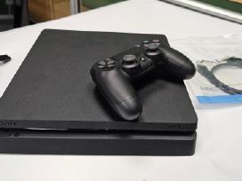 Atrištas Playstation 4 Slim su 45 žaidimais