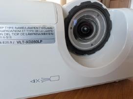 Mitsubishi Xd250u-st projektorius