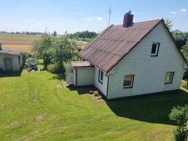 Parduodama sodyba su 1,37 ha žemės sklypu