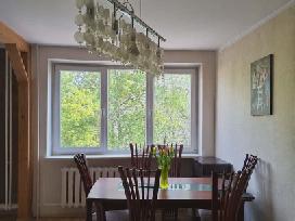 Parduodamas šviesus 4 kambarių butas 3 aukšte