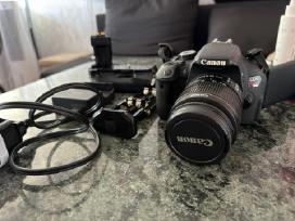 Canon EOS Rebel T4i (650d) su priedais