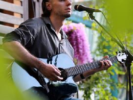 Individualios gitaros ir vokalo pamokos
