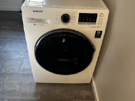 Naudota skalbyklė-džiovyklė mašina Samsung