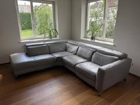 Sofa kampas Natuzzi su reklaineriu