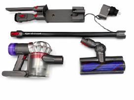Dyson v8 Advanced