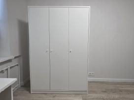 Naudota 3 durų spinta