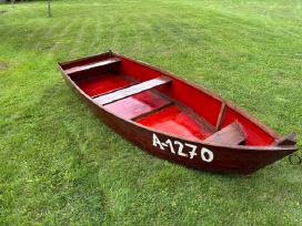 Medinė valtis su priedais
