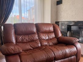 Parduodama sofa su reglainer sistema