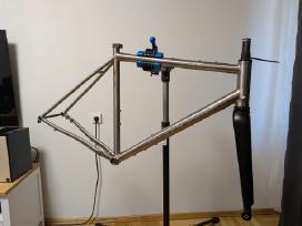 Falkenjagd gravel titaninis rėmas su carbon šake