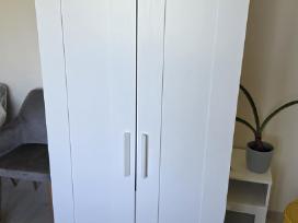 Balta Ikea spinta drabužiams su veidrodžiu šone