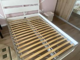 Lova 140x200 cm su čiužiniu – viskas už 100 €