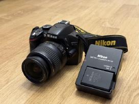 Nikon D3200 / Dslr / 18-55mm Af-s / 16.6k kadrų