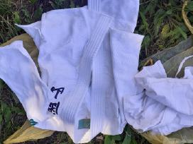 Naudoti kimono ir apsaugos,uz viska 30 Eur.