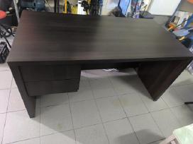 Biuro stalas naudotas. 100 eur