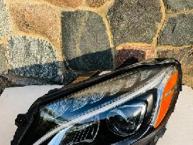 Mercedes benz C 300 žibintas