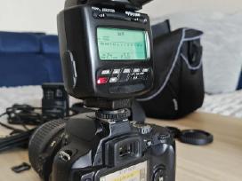 Nikon D40x su Nikon blykste ir daug priedu