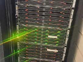 7x Netapp Ds460c lentynos, 420 diskų vietų, 4500 E