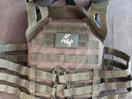 Airsoft liemenė ir šalmas