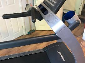 Bėgimo takelis Life Fitness T5-5