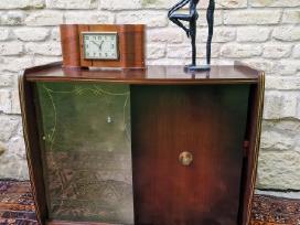 Vintažinė mid century riešutmedžio spintelė/baras