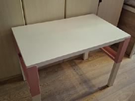 Ikea stalas vaikui (mergaitei).