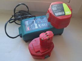 Makita pakrovėjas ir 2 vnt Nicd baterijų 1420