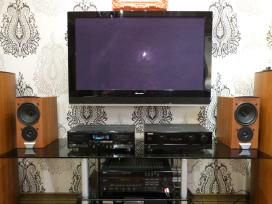 Jamo E800 Bookshelf Speakers. Made in Denmark.