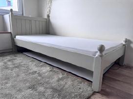 Tch ąžuolo masyvo viengulė lova su čiužiniu