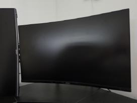 Du 180hz monitoriai ir laikiklis dovanų.