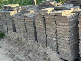 Išsiparduodu naudotas šaligatvio plyteles