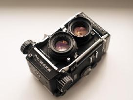 Mamiya C330 + Sekor S 80mm 2.8 (blue dot)