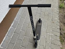 Triukinis paspirtukas Raven Rookie, juodas