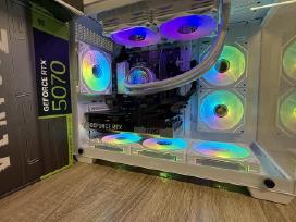 Ryzen 7 rtx 5070 32gb RAM m2 PVM sf garantija
