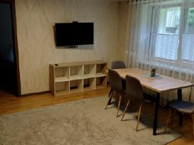 2 kambarių butas renovuotame name Šiauliuose