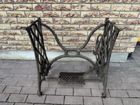 Ketaus siuvimo mašinos stovas