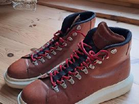 Alexander Mcqueen rudos odos batai