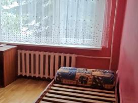 90*200 cm lova su dviem stalčiais