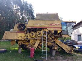 Parduodu kombainą New Holland Tf 44 dalimis, Dsl-3