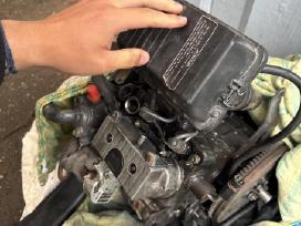 Kubota Z402 motoras, dalimis arba visas.
