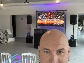 Vedėjas ir Dj viename, su aparatūra - kaina 600€.