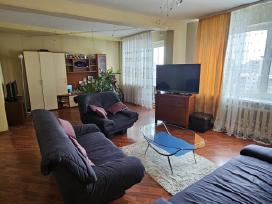 Parduodamas erdvus 3 kambarių (buvęs 4 k.) butas