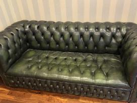 Chesterfield stiliaus dviviete sofa ir foteliai