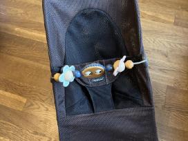 Parduodu babybjorn kėdutę su žaisliuku