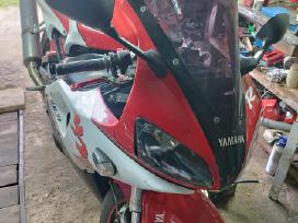 Yamaha r1
