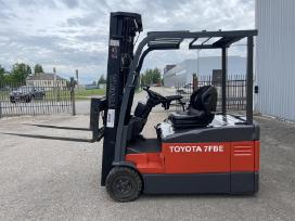 Elektrinis šakinis krautuvas Toyota