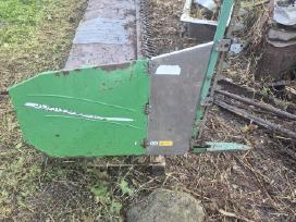 John Deere 618, kombainai
