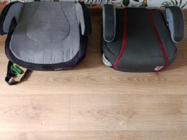 Auto kėdutės. Kairė 10 eur, dešinė 5.