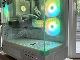 Ryzen 7800x3d, 32gb, 1tb SSD, rx 9070xt 16gb