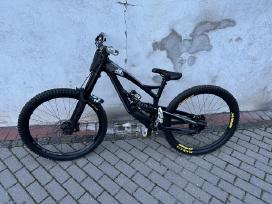YT Industries Tues AL kalnų dviratis (downhill)